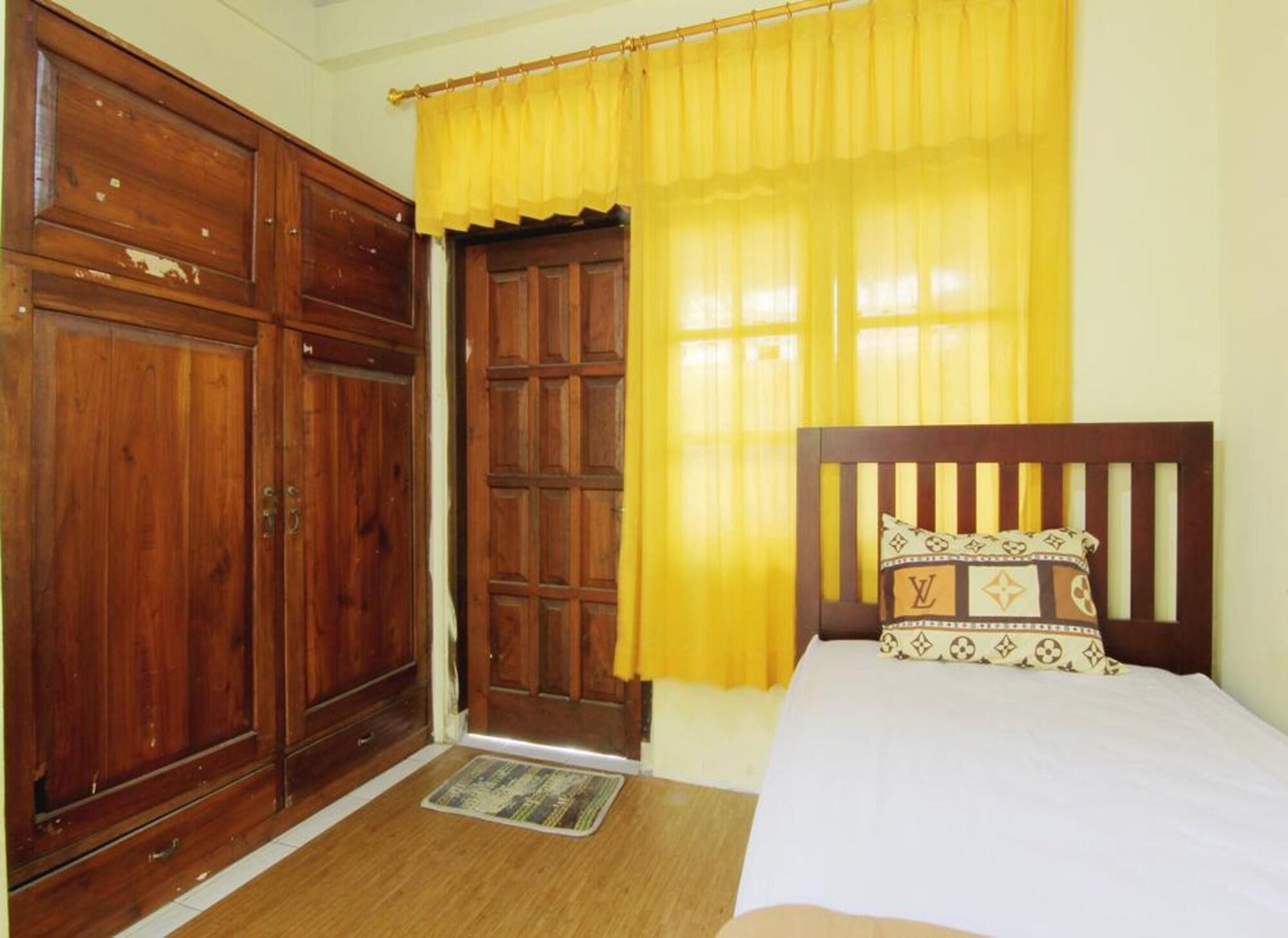 Griya Lowanu Yogyakarta Ngoại thất bức ảnh